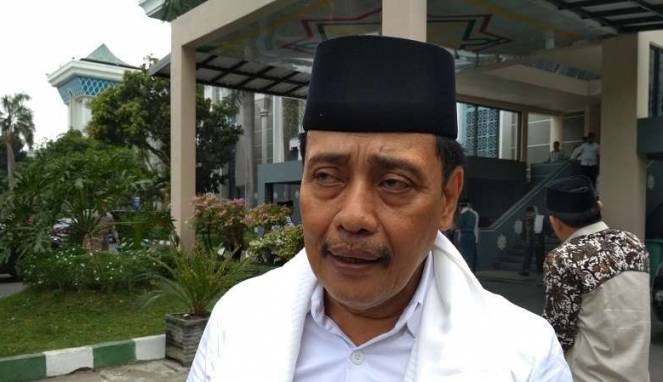 Ketua nu jatim hasan mutawakkil alallah di masjid-al akbar surabaya Ketua Nu Jatim Hasan Mutawakkil Alallah Di Masjid Al Akbar Surabaya