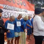 Dua dari kiri pelaku mucikari dalam praktek prostitusi online