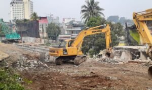 IMG-20230520-WA0002 Revitalisasi Jembatan Otista, Alat Berat Melakukan Pengerjaan.