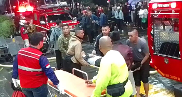 Security Mall Lippo Ekalokasari Terbakar, Dilarikan Ke Rumah Sakit, Akibat Sesak Nafas.