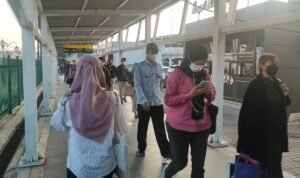 Capture 2023-06-13 12.03.54 Pengguna Jasa Transportasi Comuter Line.
