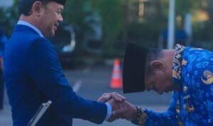 IMG-20230602-WA0125~2 Walikota Bogor Memberikan Ucapan Selamat Kepada Lurah Tanah Baru Ronny Kunaefi.