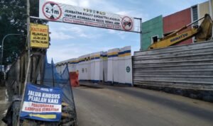 Jembatan Cikereteg di Jalan Raya Bogor Sukabumi Ditutup Total.