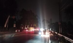 Gelap Gulita Jalan Raya Puncak.