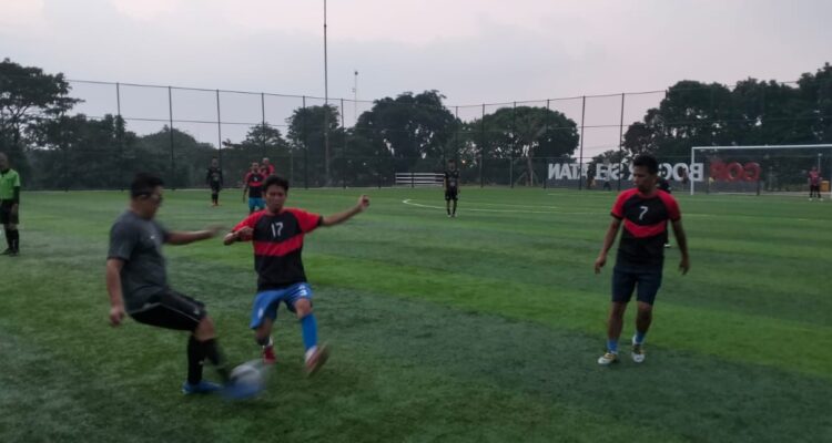 Laga Persahabatan Sepaka Bola Bogsel Lumpat.