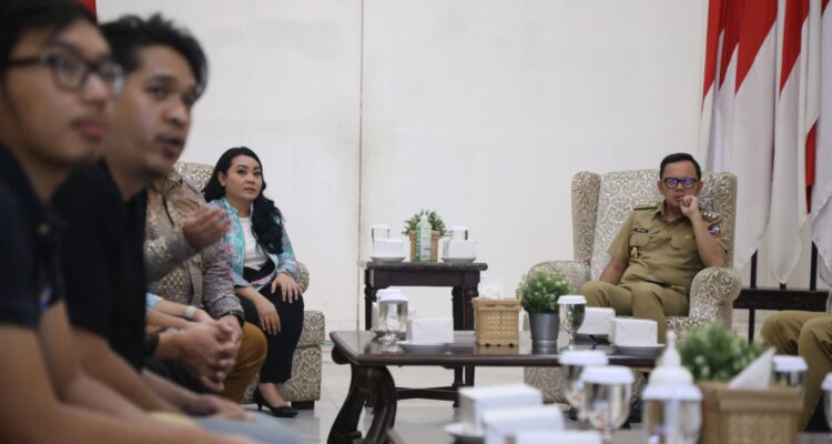 Walikota Bogor Bima Arya, bersama Community Run dan Milo Activ Indonesia Race.