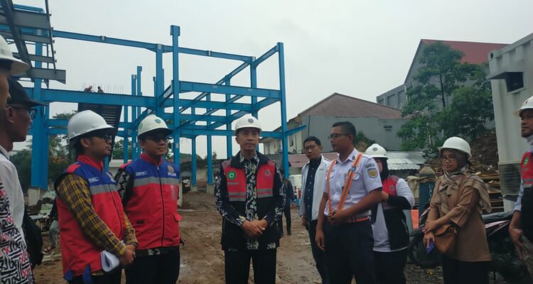 Wakil Walikota Bogor, Dedie A Rachim, Meninjau Pembangunan Sky Bridge