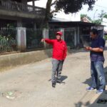 Ketua Ranting PDI Perjuangan Harjasari Meninjau Jalan Rusak Rulita.