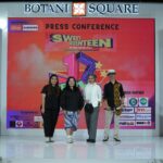 GM Botani Square Lanny Kuputri Bersama Juri Modeling Senior