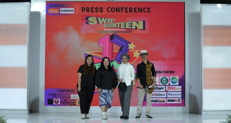 GM Botani Square Lanny Kuputri Bersama Juri Modeling Senior