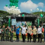 Walikota Bogor Bima Arya Sugiarto, dan Danrem Suryakencana 061 Brigjen TNI Anan Nurakhman Melepas Balon di HUT Korem Yang ke 74 Tahun