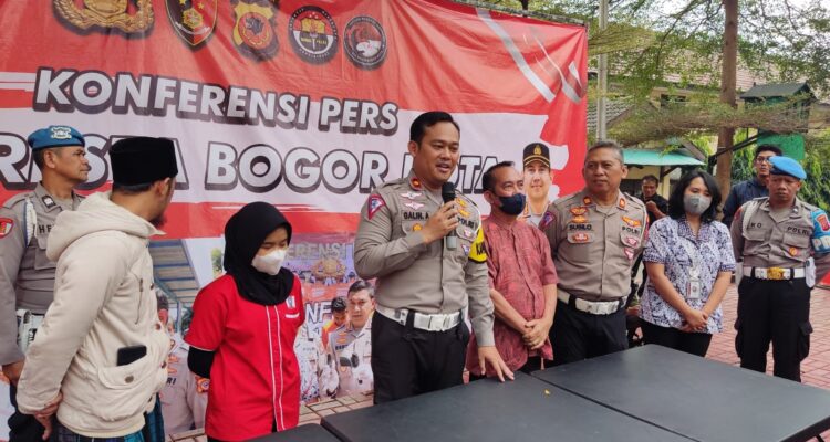 Kasat Lantas Berikan Keterangan Pers Kasus Tabrak Lari