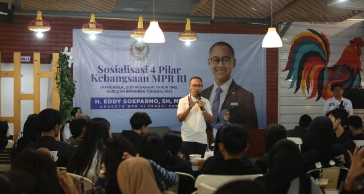 Anggota Majelis Permusyawaratan Rakyat Republik Indonesia (MPR RI) Fraksi Partai Amanat Nasional (PAN) daerah pemilihan Jabar III Eddy Soeparno menggelar kegiatan sosialisasi empat pilar kebangsaan.