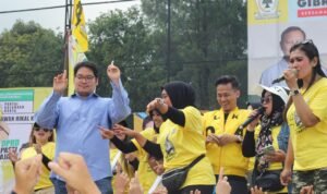 Anggota DPR RI Ravindra Airlangga ikuti senam bersama ibu-ibu Anggota DPR RI Ravindra Airlangga ikuti senam bersama ibu-ibu