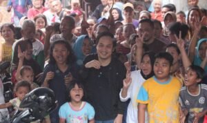 Bakal Calon Walikota Bogor Aji Jaya Saat menyapa warga Bondongan, Kecamatan Bogor Timur Kota Bogor Bakal Calon Walikota Bogor Aji Jaya Saat menyapa warga Bondongan, Kecamatan Bogor Timur Kota Bogor