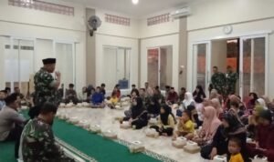 Anggota Kodim 0621 Kabupaten Bogor gelar buka puasa bersama dengan warga yang terdampak ledakan gudang peluru
