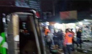 Evakuasi kecelakaan pelajar Dari SMK Lingga Kencana Depok Evakuasi kecelakaan pelajar Dari SMK Lingga Kencana Depok