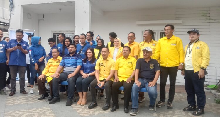 Foto bersama DPD Golkar dan DPC Demokrat Kota Bogor