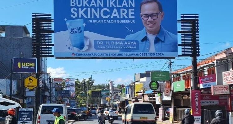 Bilboard Bima Arya terpangpang dengan iklan scinkare
