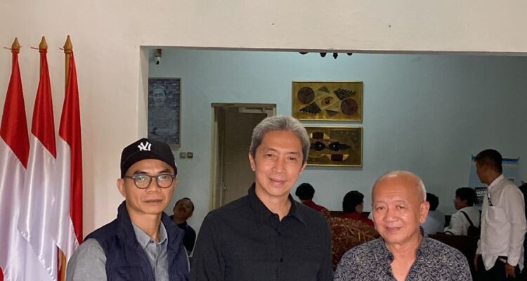 Dedie A Rachim saat berfoto bersama dengan DPD Projo Jawa Barat dan Kota Bogor