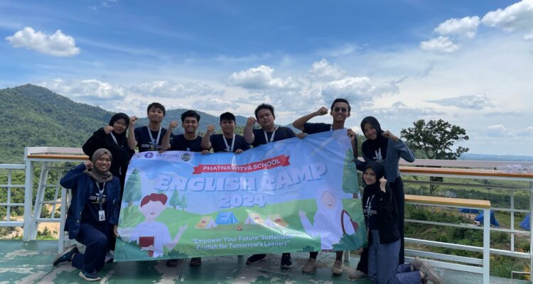 Mahasiswa-Mahasiswi IPB Universty Saat lakukan KKN di Thailand