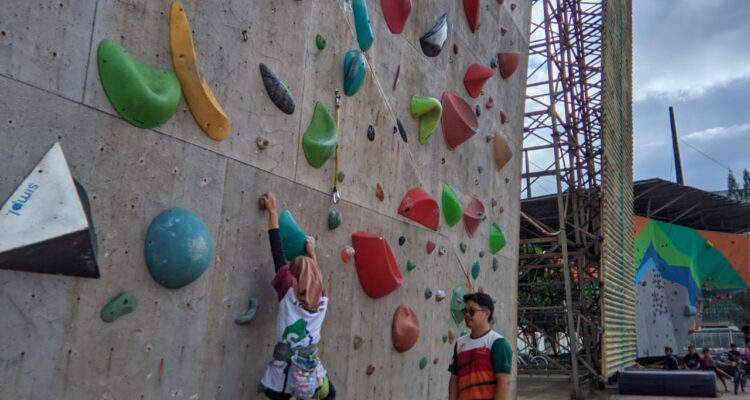 Trian Turangga dan Latihan Panjat