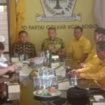 Dokter Rayendra bersama timnya melakukan komunikasi politik dengan DPD Golkar Kota Bogor