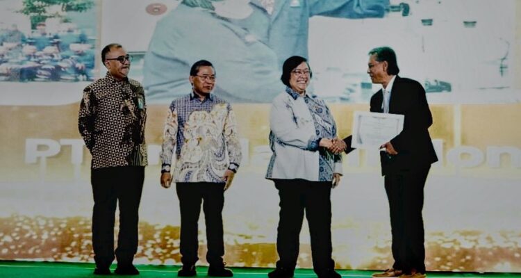 Syslab, salah satu laboratorium pengujian lingkungan terdepan di Indonesia, hari ini menerima penghargaan prestisius Adi Niti dari Kementerian Lingkungan Hidup dan Kehutanan (KLHK) dalam acara Pekan Standar Lingkungan Hidup dan Kehutanan 2024