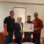 Anggota DPRD Kota Bogor, Zaenal Abidin menerima SK jadi pimpinan