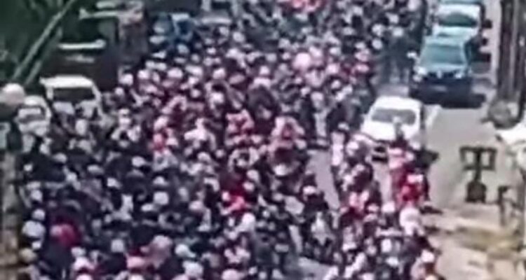 Situasi kepadatan di jalur puncak bogor dan jalur alternatif citeko kebon jae