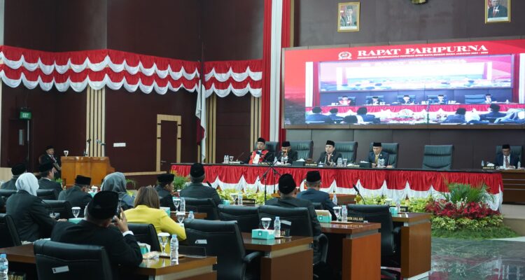 DPRD Kota Bogor saat peripurna pembahasan RAPBD 2024