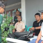 Eka Maulana saat menyapa dan menyerap aspirasi dari warga Gunung Batu