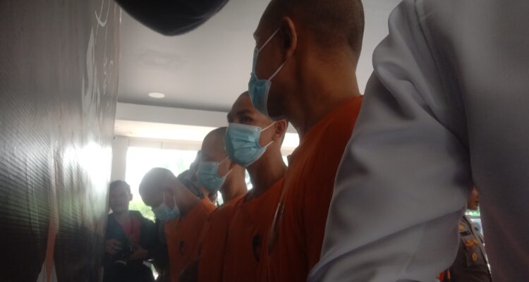 Para pelaku pencurian dengan kekerasan yang mengakibatkan satu orang meninggal dunia ditampilkan