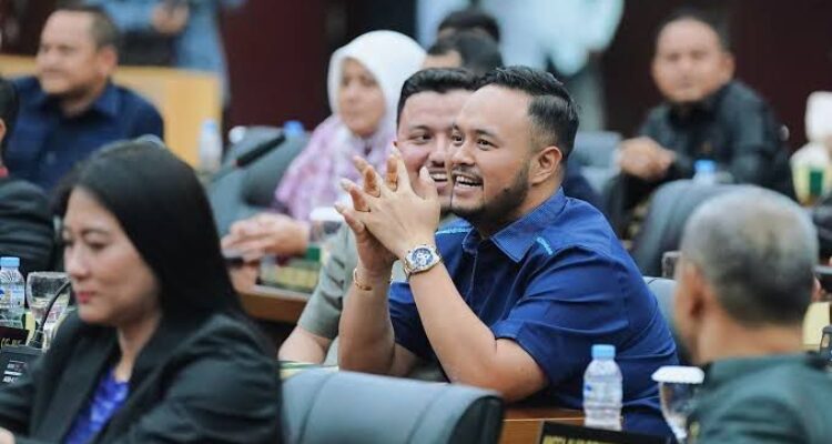 Tri Riyanto Andika Putra dari Fraksi Partai NasDem sebagai Wakil Ketua.