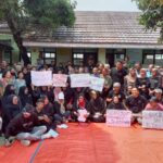 Warga Babakan Baru RW 8 dan RW 18, Cipaku, Kecamatan Bogor Selatan, yang tergabung dalam Forum Komunikasi Babakan Baru Bersatu (FKB3) Kota Bogor, menuntut dihapukan ya biaya sewa dan kembalikan tanah menjadi kavling