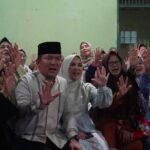 Dokter Rayendra dan Sang istri saat menghadiri acara pengajian