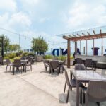 Cafe rooftop yang ada di Bigland Hotel Bogor