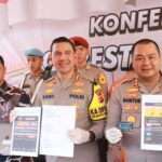 Jajaran Polresta Bogor Kota saat menggelar konferensi pers soal pelaku perjudian internasional berinisal YS