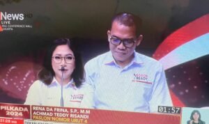Pasangan calon wali kota bogor dan wakil wali kota bogor nomor urut 4, Rena Da Frina dan Achmad Teddy Risandi saat debat publik yang berlangsung pada 08 November 2024 malam