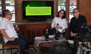 Calon wali kota Bogor nomor urut 4, Rena Da Frina Calon wali kota Bogor nomor urut 4, Rena Da Frina