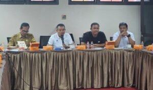 M Misbah dan pengurus M Misbah dan pengurus
