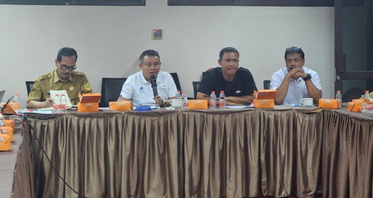 M Misbah dan pengurus