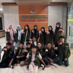 SMA Bina Insani Bogor, kembali mendapatkan kabar yang menggemberikan usai 3 orang siswa dan sisiwnya berhasil terpilih sebagai Duta Green Ambassador Lingkungan Hidup.