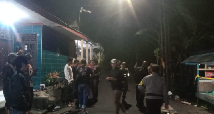 situasi penemuan granat di Pos Ronda di Kampung Sinar Wangi RT 01 Rw 06 Desa Sukajadi, Kecamatan Taman Sari Kota Bogor