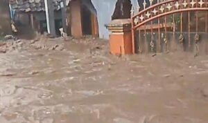 Dampak banjir bandang di Solokan Jeruk, Kabupaten Bandung
