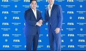 Ketum PSSI, Erick Thohir bersama Dennis Wise Legenda Chelsea Ketum PSSI, Erick Thohir bersama Dennis Wise Legenda Chelsea