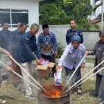 Komisi Pemilihan Umum (KPU) Kota Bogor melakukan pemusnahan surat suara yang rusak untuk Pemilihan Gubernur dan Wakil Gubernur Jawa Barat (Pilgub Jabar) serta Pemilihan Wali Kota dan Wakil Wali Kota Bogor 2024.