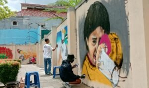 20 seniman mural dan grafiti dari Rain City Strike (RCS) berpartisipasi dalam acara Piece to Peace yang diselenggarakan di Taman Corat-Coret, Kota Bogor, pada Sabtu (30/11/2024).