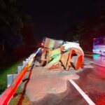 Truk tergelincir di Tol Jagorawi