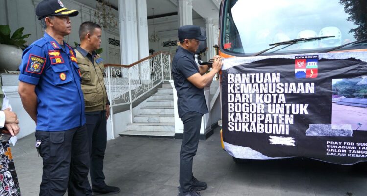 Penjabat (Pj) Wali Kota Bogor, Hery Antasari, secara langsung melepas bantuan